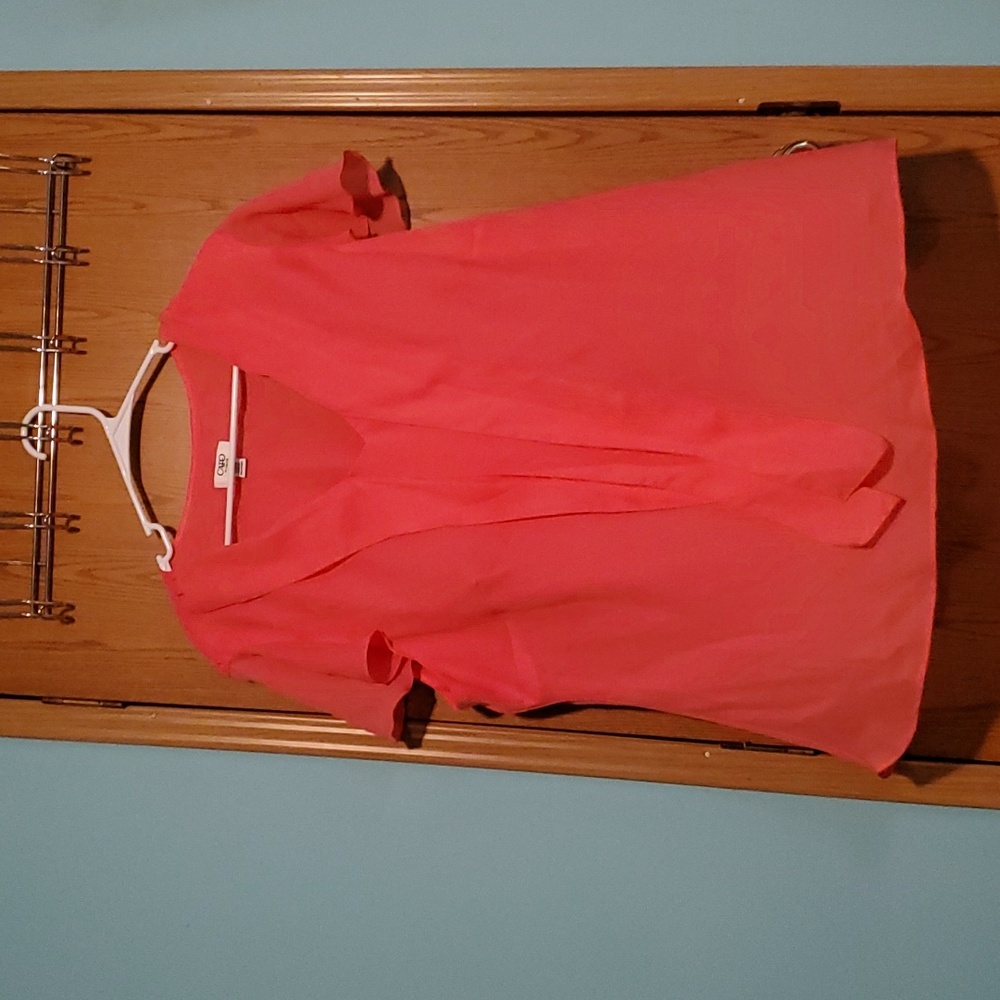 2 piece Cato Woman Salmon colored top with skirt. Size 22w